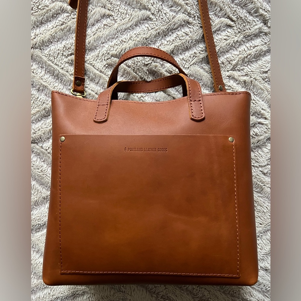 Portland Leather Zipper Crossbody Tote: Medium Honey